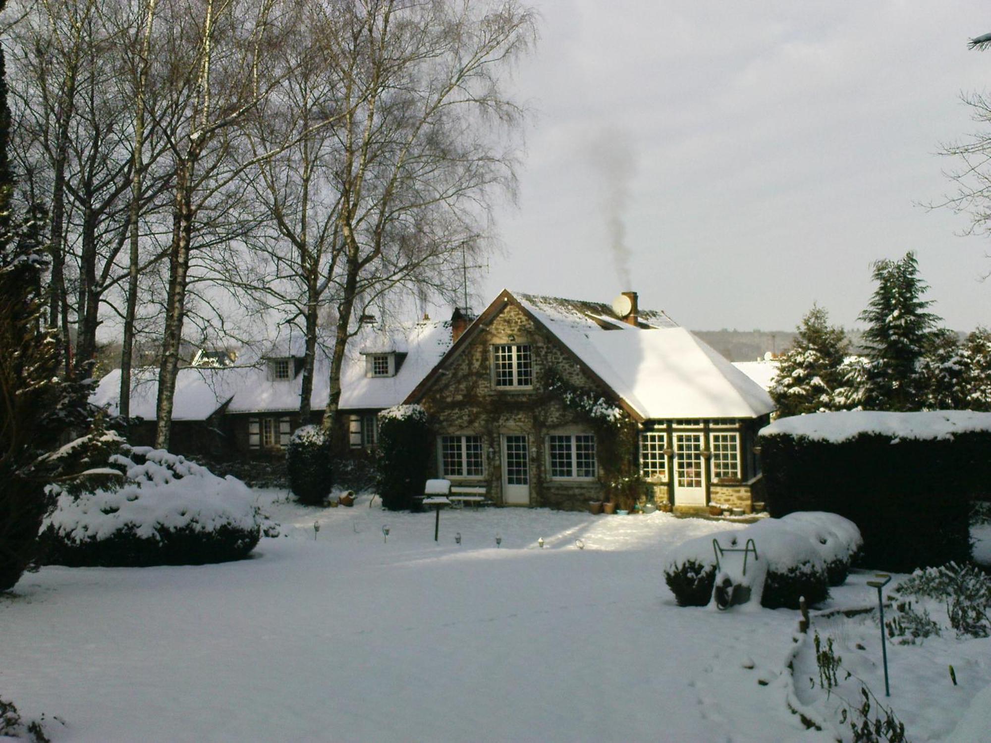 Bed and Breakfast La Croix Du Reh Châteauneuf-la-Forêt Exterior foto