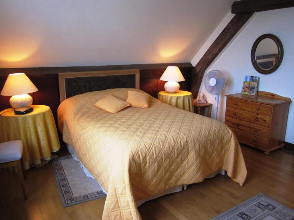 Bed and Breakfast La Croix Du Reh Châteauneuf-la-Forêt Zimmer foto