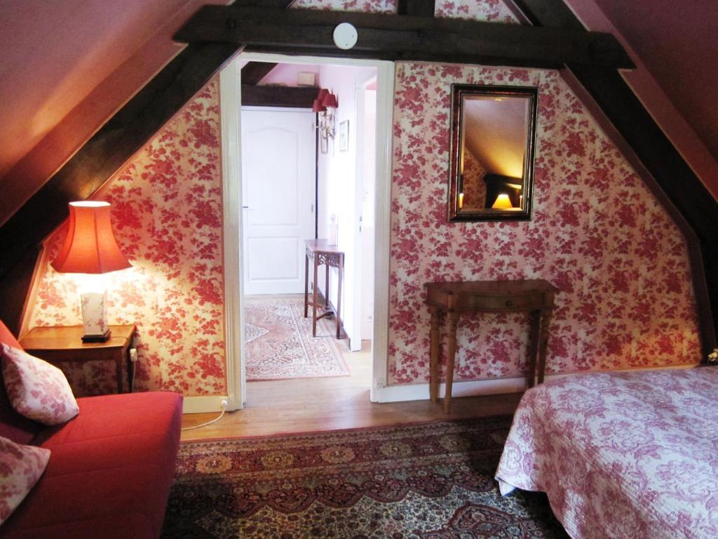 Bed and Breakfast La Croix Du Reh Châteauneuf-la-Forêt Zimmer foto