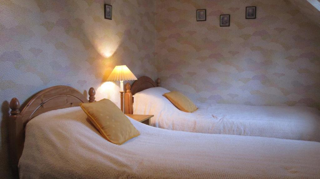 Bed and Breakfast La Croix Du Reh Châteauneuf-la-Forêt Zimmer foto